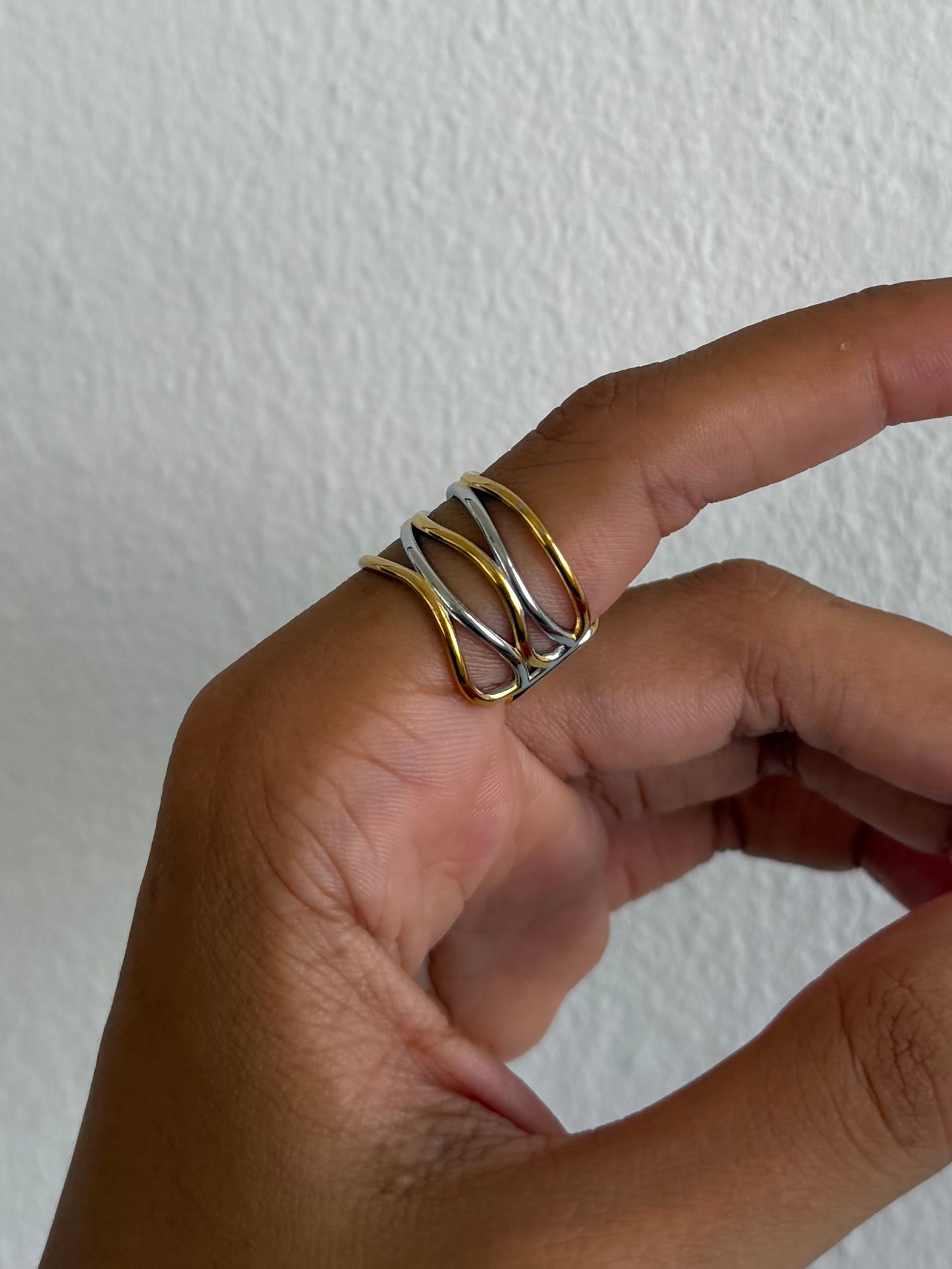 Lucia Ring