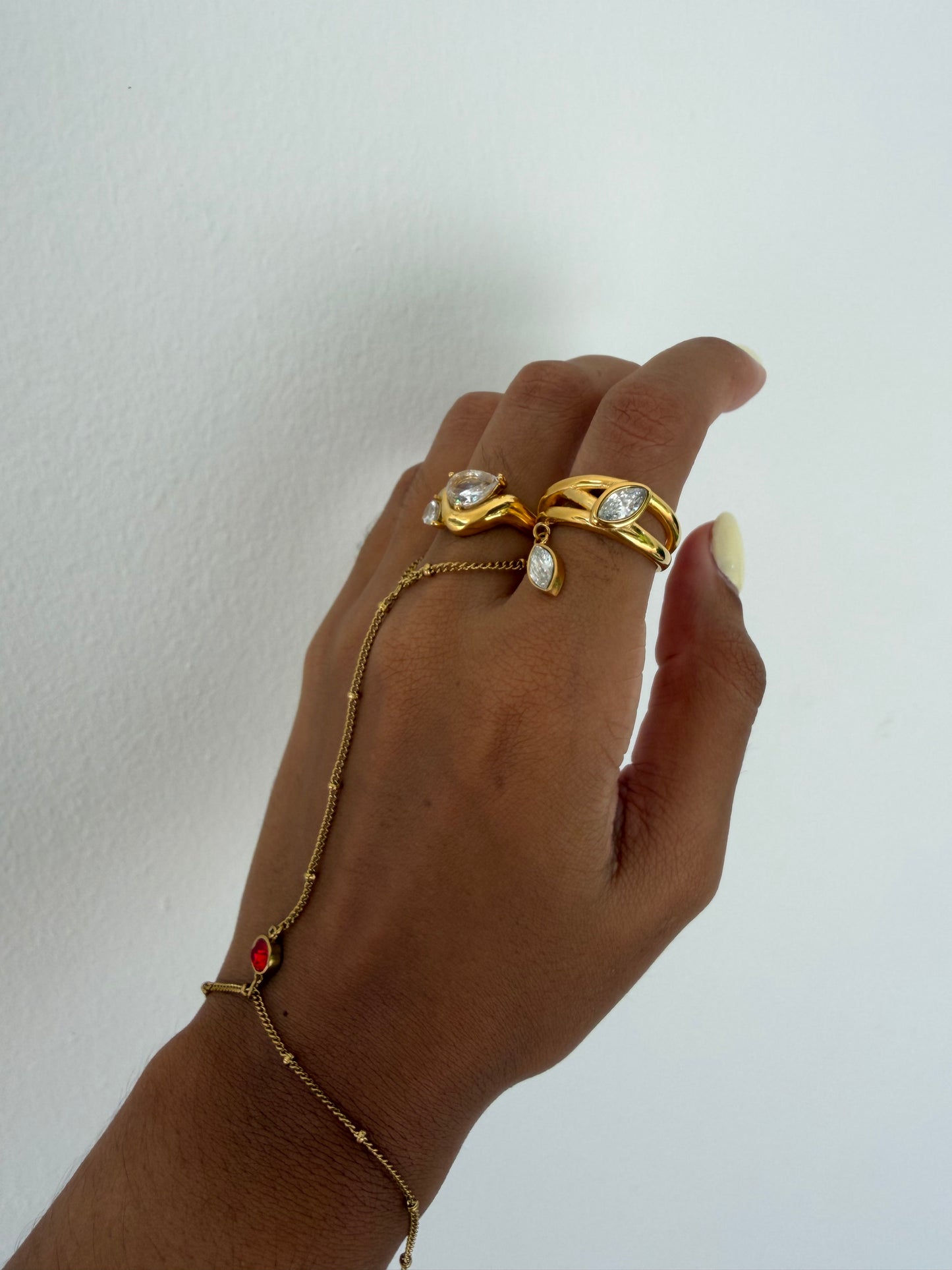 Catalina Hand Chain